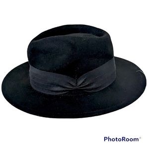 Badgley Mischka wool fedora w/shirred silk band